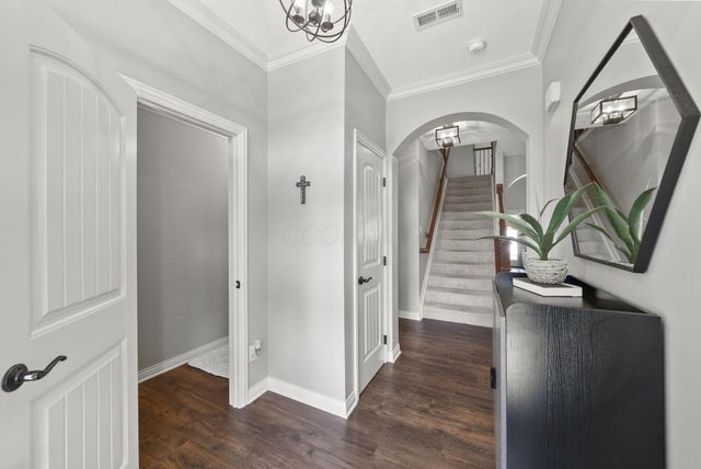 6156 Tournament Avenue, Westerville, OH 43081