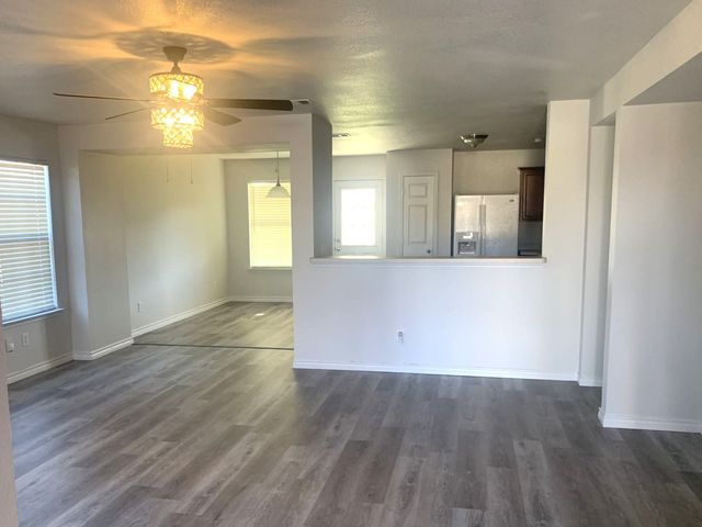 2011 Limestone Drive, Grand Prairie, TX 75052