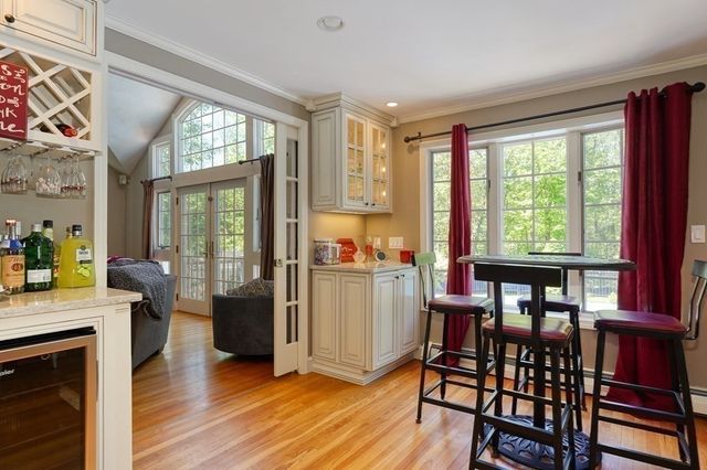 8 Shady Lane Dr, Burlington, MA 01803