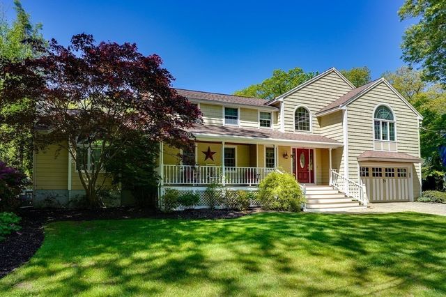 8 Shady Lane Dr, Burlington, MA 01803