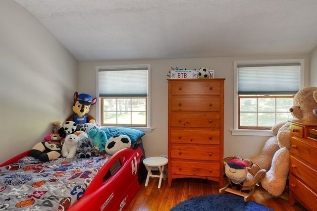 8 Shady Lane Dr, Burlington, MA 01803