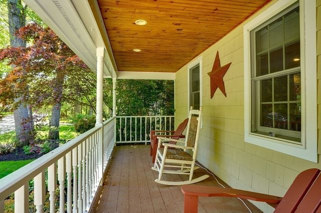 8 Shady Lane Dr, Burlington, MA 01803