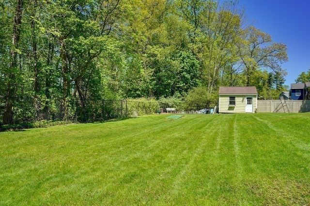 8 Shady Lane Dr, Burlington, MA 01803