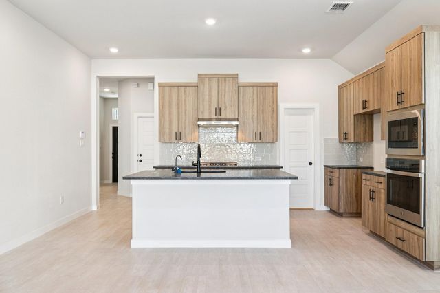 516 Jane Long DR, San Marcos, TX 78666