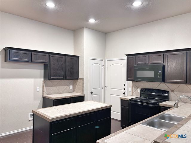 569 Creekside Circle 569, New Braunfels, TX 78130