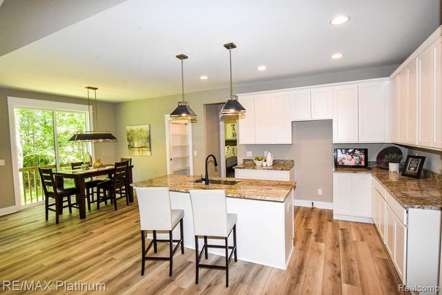 43 Candlelight Court, Brighton, MI 48114