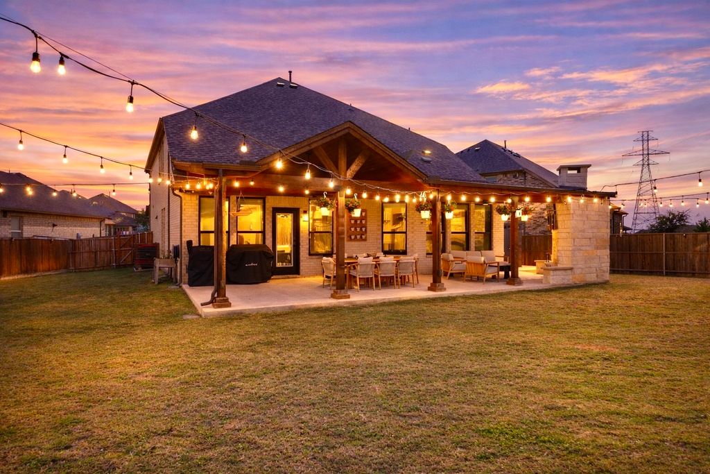 101 Mossy Oak Trail, Fort Worth, TX 76131