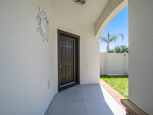 2001 RED BLUFF AVENUE, Apopka, FL 32712