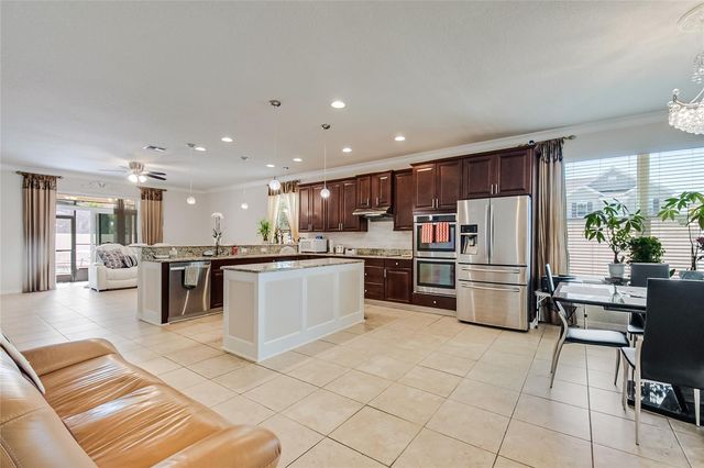 2001 RED BLUFF AVENUE, Apopka, FL 32712