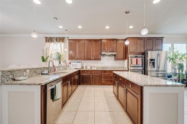 2001 RED BLUFF AVENUE, Apopka, FL 32712