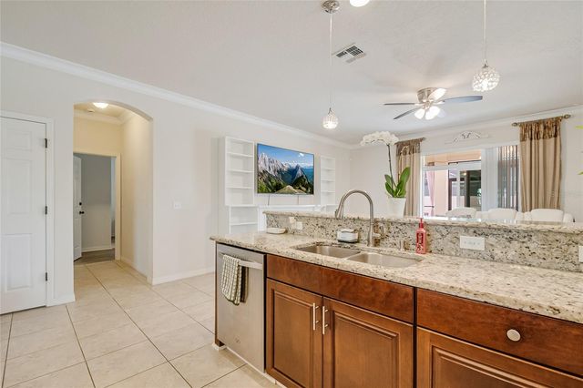 2001 RED BLUFF AVENUE, Apopka, FL 32712