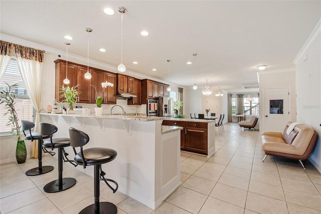 2001 RED BLUFF AVENUE, Apopka, FL 32712