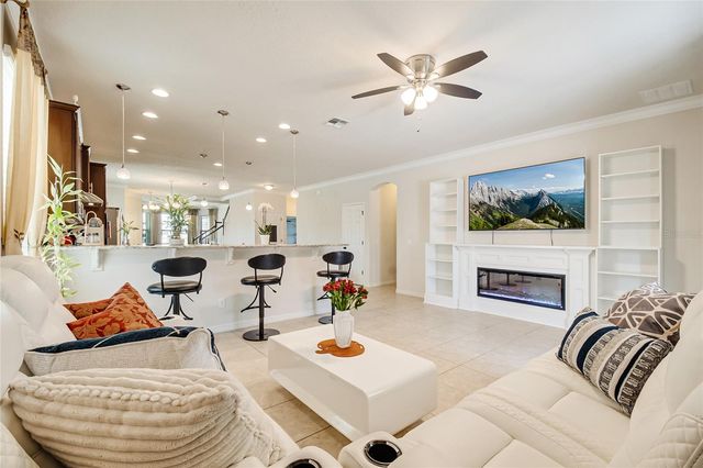 2001 RED BLUFF AVENUE, Apopka, FL 32712
