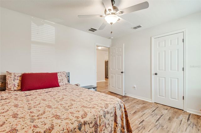 2001 RED BLUFF AVENUE, Apopka, FL 32712