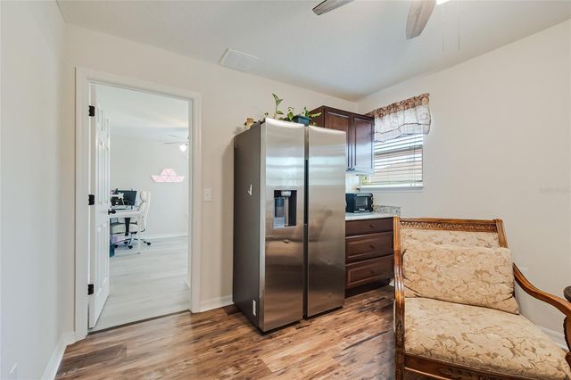 2001 RED BLUFF AVENUE, Apopka, FL 32712