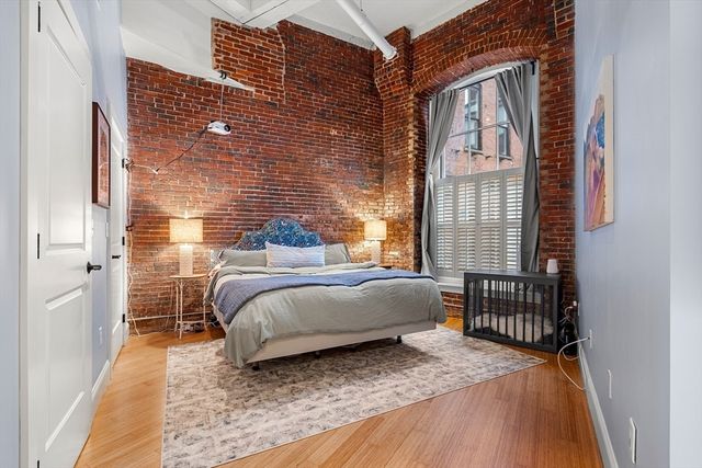30 Market St 1, Lowell, MA 01852