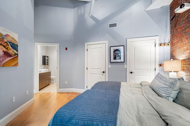 30 Market St 1, Lowell, MA 01852