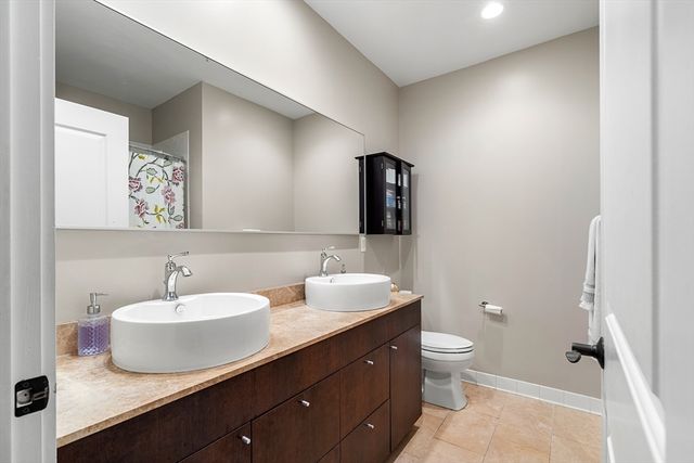 30 Market St 1, Lowell, MA 01852
