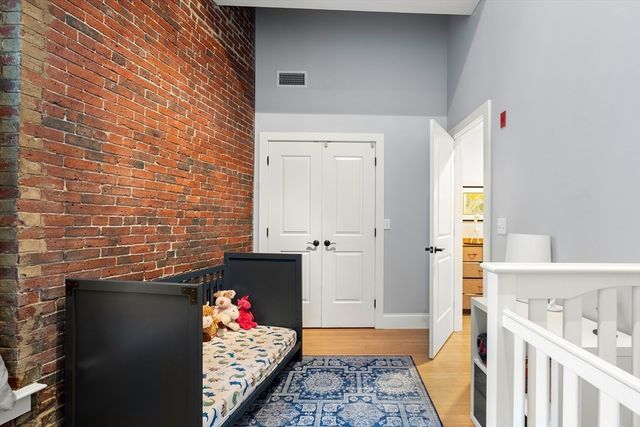 30 Market St 1, Lowell, MA 01852