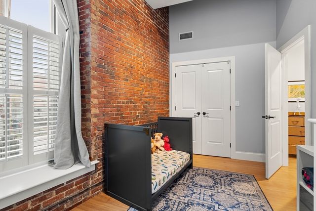 30 Market St 1, Lowell, MA 01852