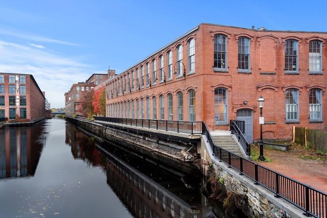 30 Market St 1, Lowell, MA 01852