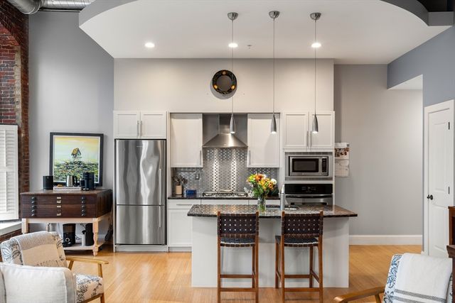 30 Market St 1, Lowell, MA 01852