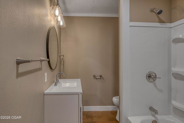 1628 Jefferson Circle, Webb City, MO 64870