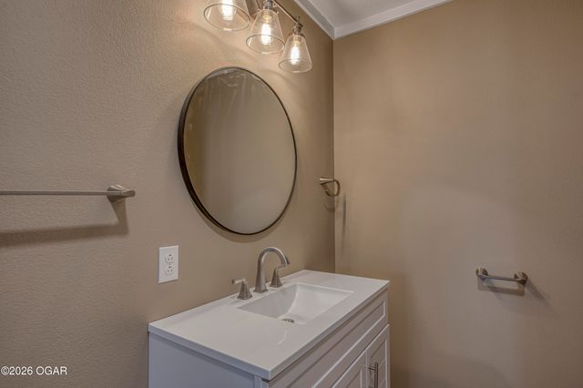 1628 Jefferson Circle, Webb City, MO 64870