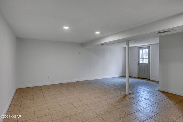 1628 Jefferson Circle, Webb City, MO 64870