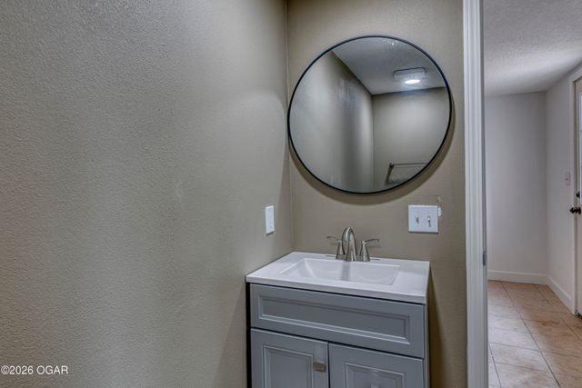 1628 Jefferson Circle, Webb City, MO 64870