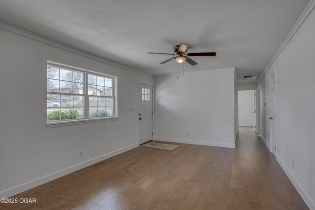 1628 Jefferson Circle, Webb City, MO 64870