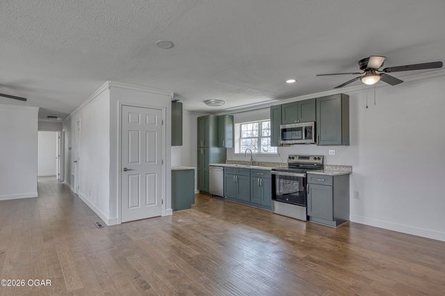 1628 Jefferson Circle, Webb City, MO 64870