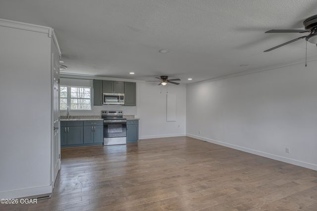 1628 Jefferson Circle, Webb City, MO 64870