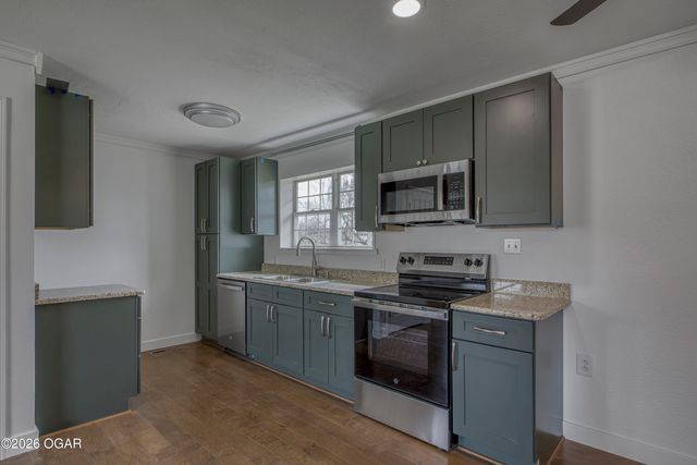 1628 Jefferson Circle, Webb City, MO 64870