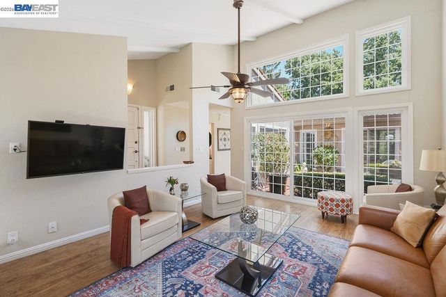 531 Jones Place, Walnut Creek, CA 94597