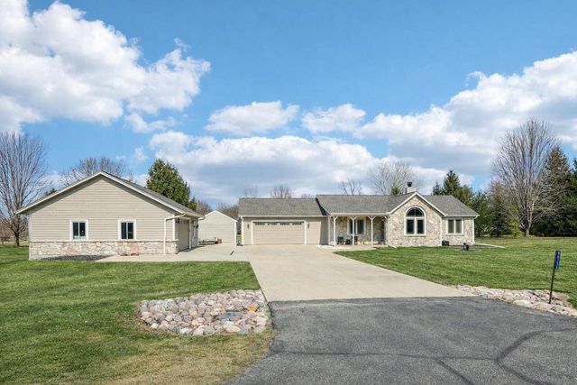 6156 Gwen Lane, Allenton, WI 53002