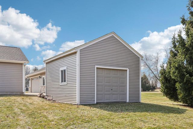 6156 Gwen Lane, Allenton, WI 53002