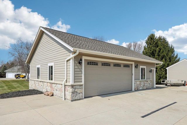 6156 Gwen Lane, Allenton, WI 53002
