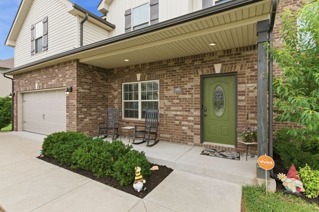 567 Larkspur Dr, Clarksville, TN 37043