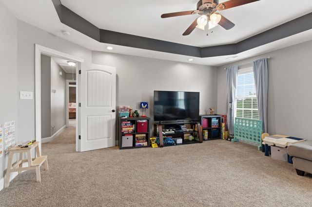 567 Larkspur Dr, Clarksville, TN 37043