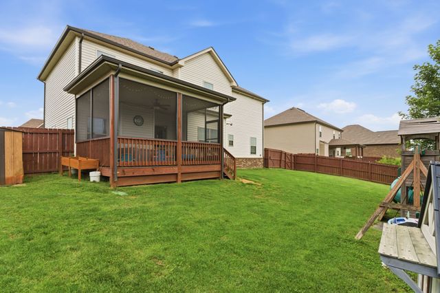 567 Larkspur Dr, Clarksville, TN 37043