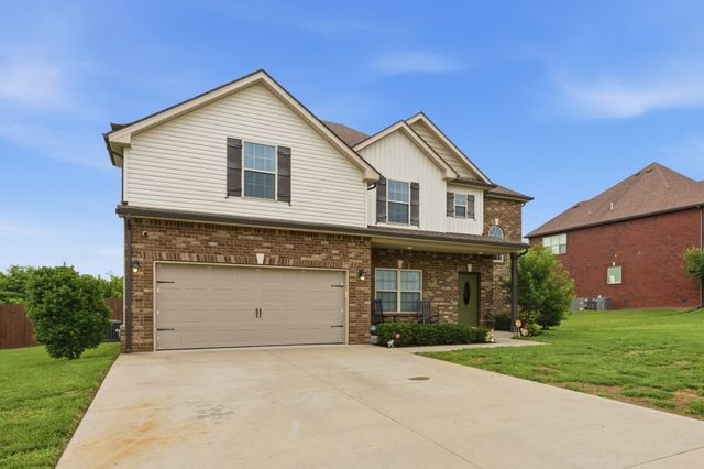 567 Larkspur Dr, Clarksville, TN 37043