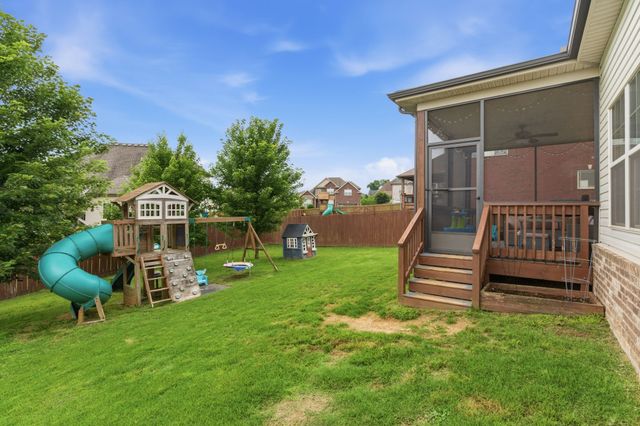 567 Larkspur Dr, Clarksville, TN 37043