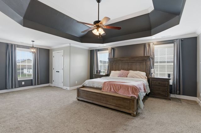 567 Larkspur Dr, Clarksville, TN 37043