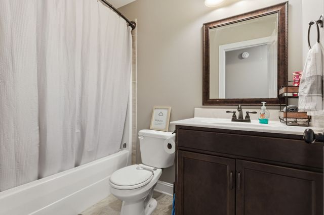 567 Larkspur Dr, Clarksville, TN 37043
