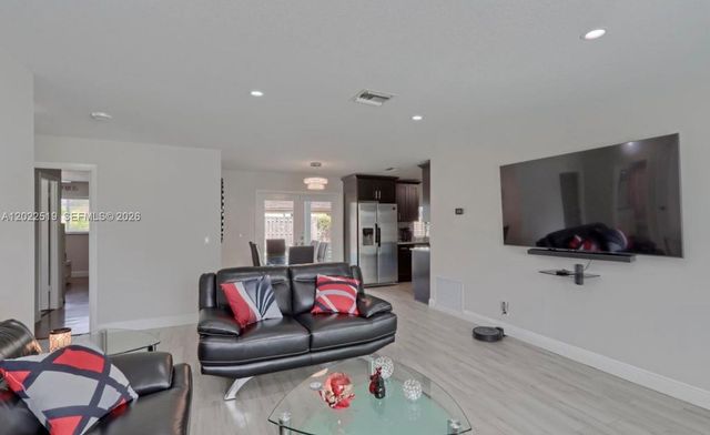 876 Gardenia Dr, Royal Palm Beach, FL 33411