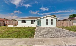 876 Gardenia Dr, Royal Palm Beach, FL 33411