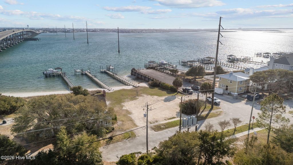 Image 3 of property listing at 2315 Evans Street, Morehead City, NC 28557