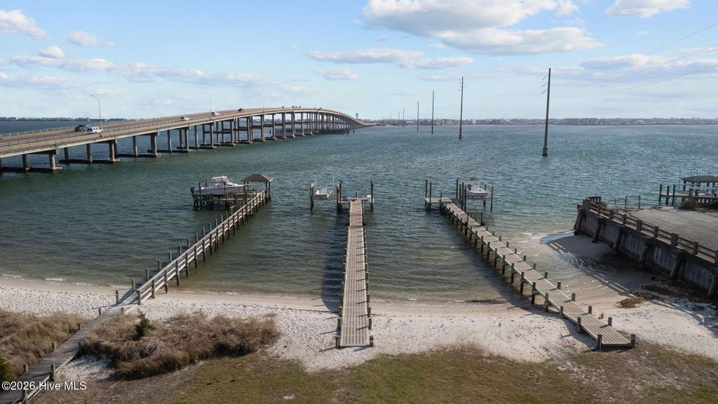 Image 4 of property listing at 2315 Evans Street, Morehead City, NC 28557