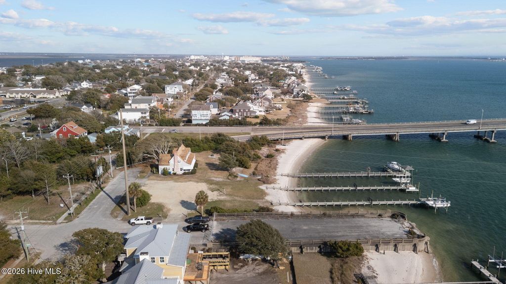 Image 9 of property listing at 2315 Evans Street, Morehead City, NC 28557